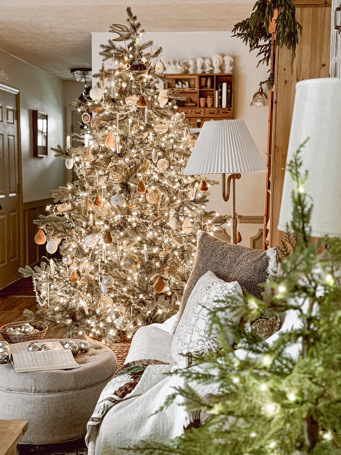 A Charming Cottage Christmas - Christmas Decor Finds